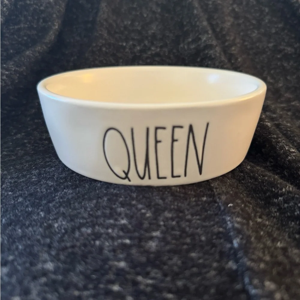 Rae Dunn Cream 'Queen' Small Pet Bowl